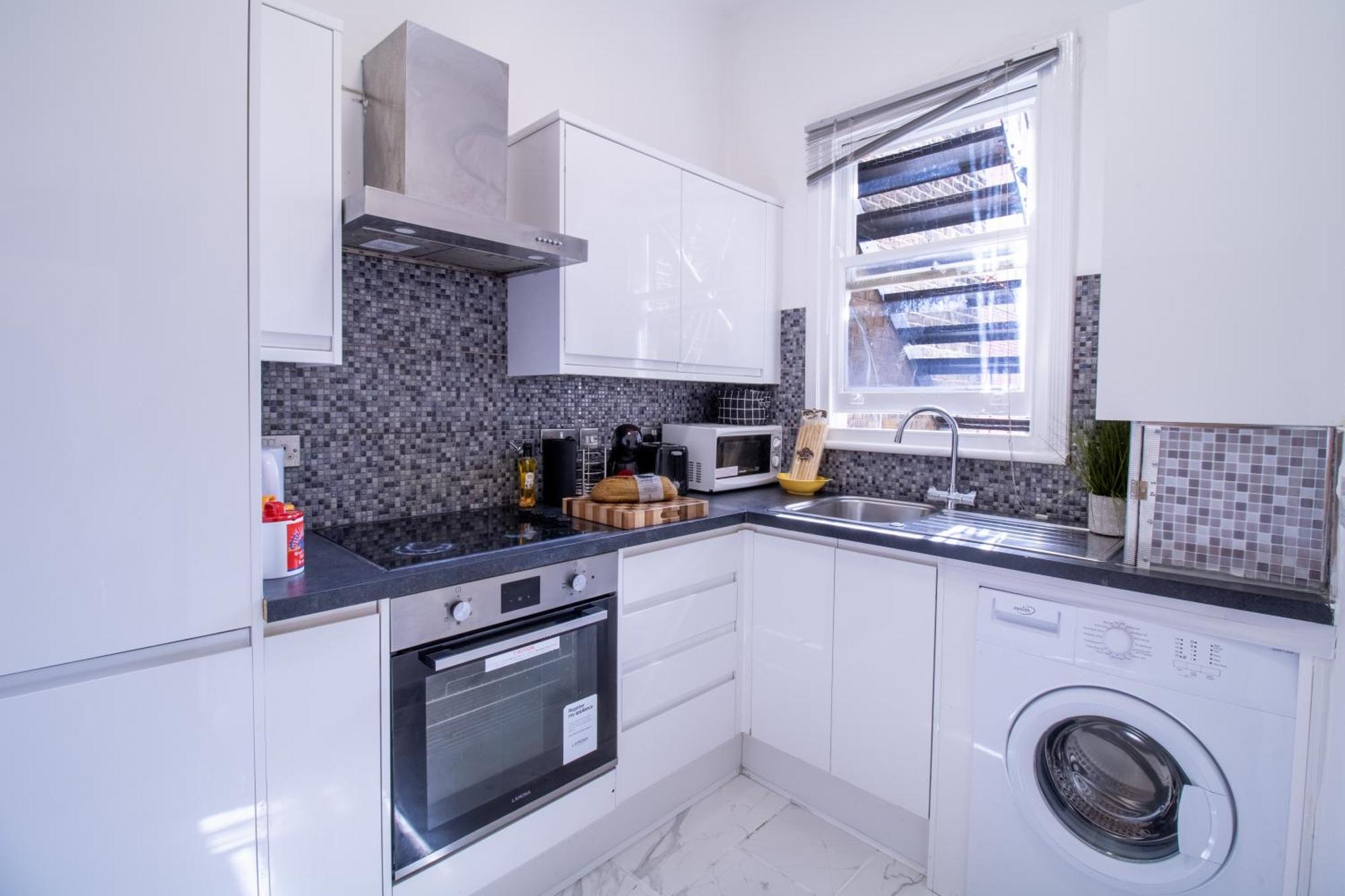 Spacious Studio Apartment On Oxford Street 9Gc London Exterior photo